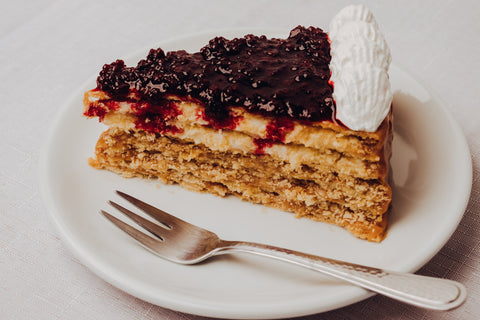 Torta chilena de cheescake de mora porción