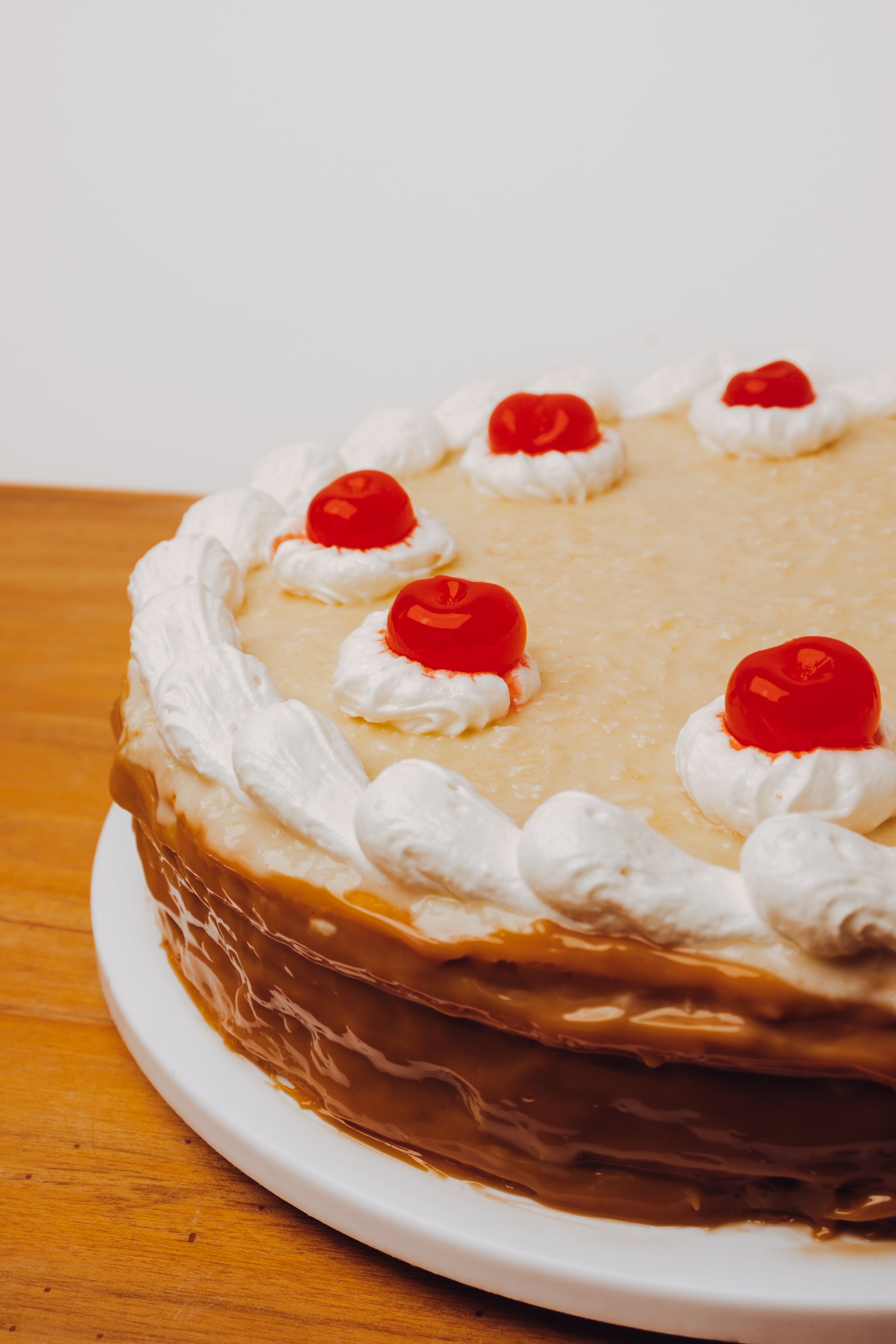 Torta chilena de coco entera