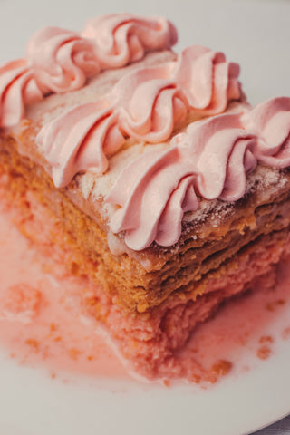 Torta chilena con tres leches de churchill porción