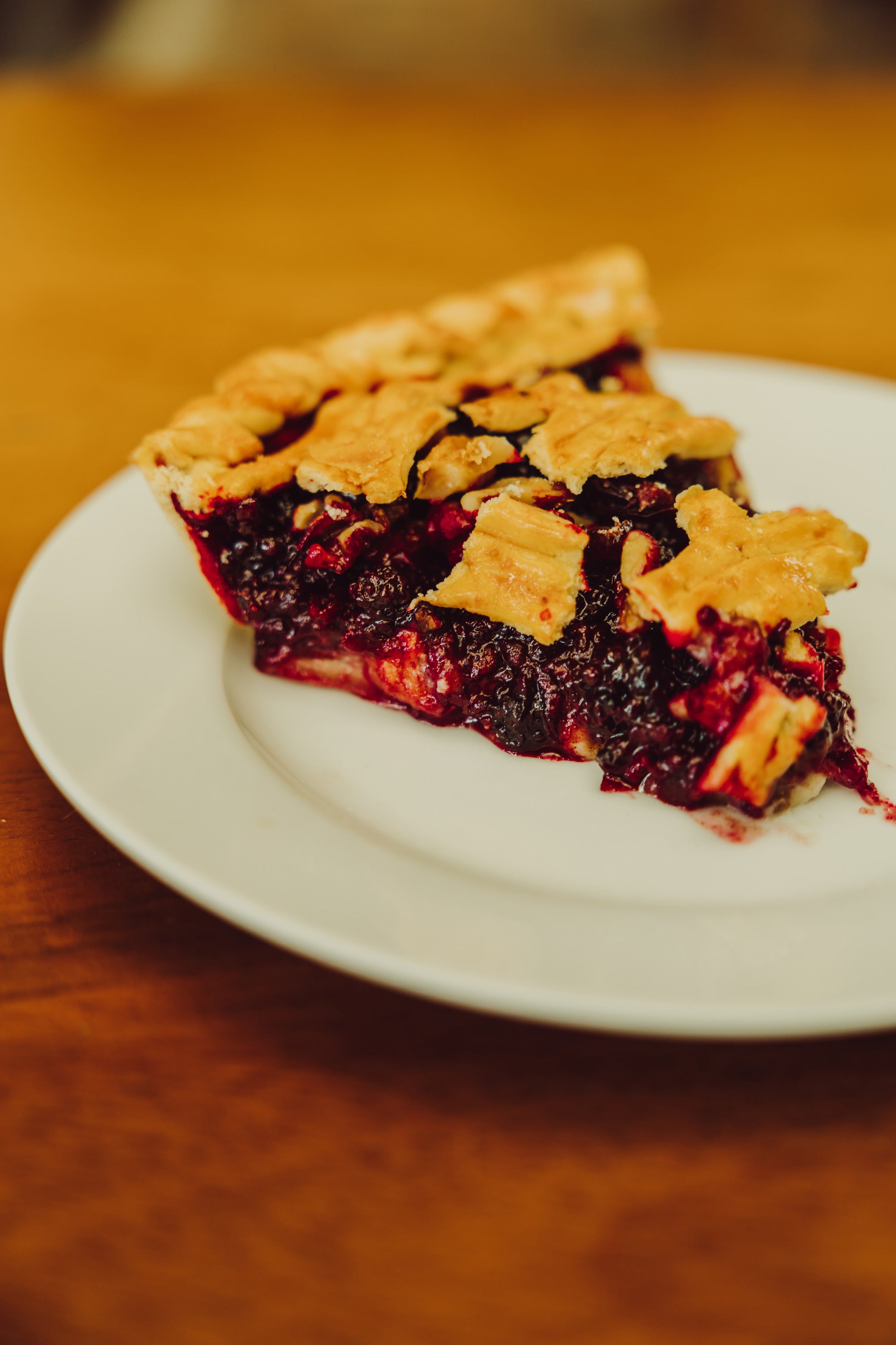 Pie de crema pastelera y frutos rojos