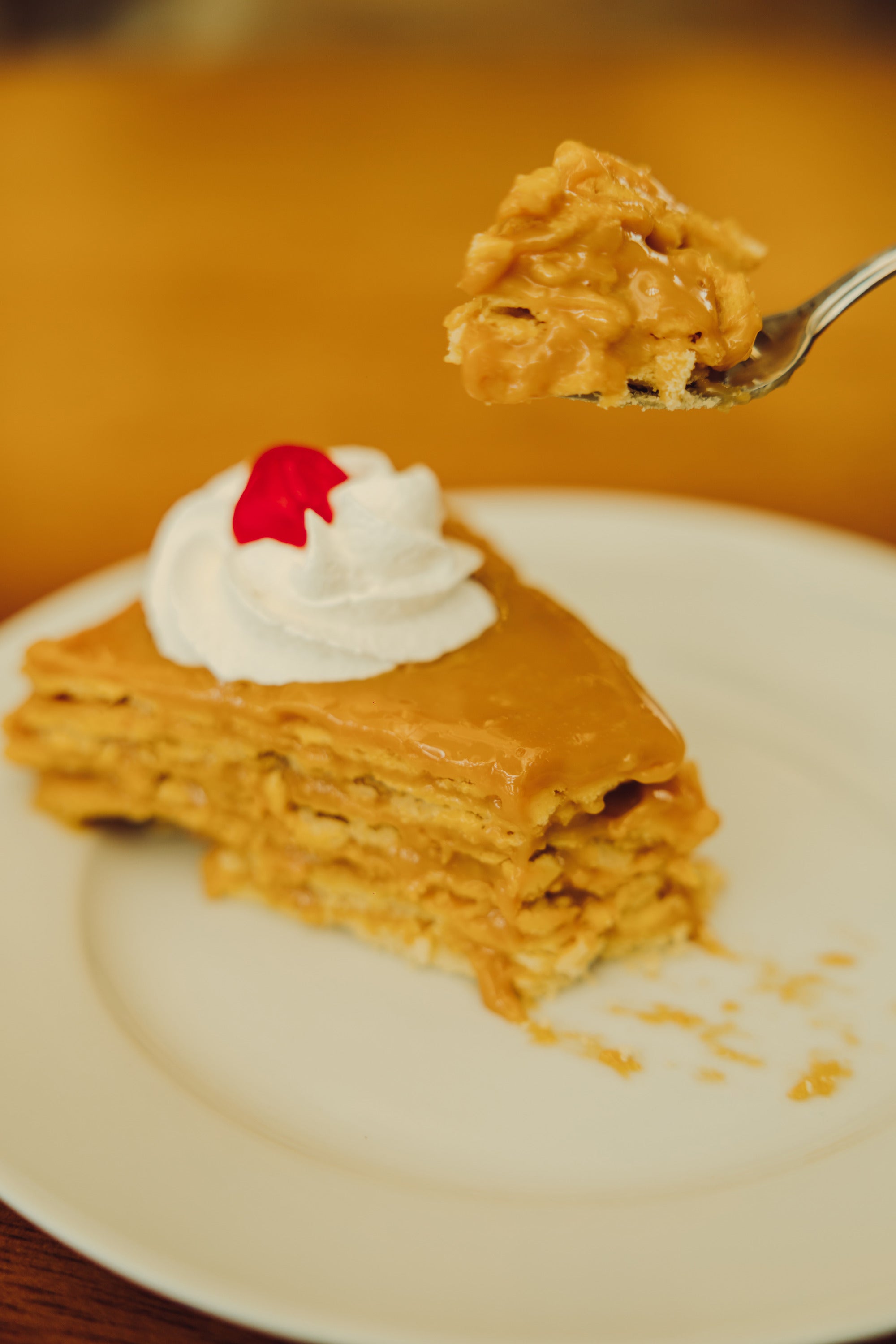 Torta chilena de rompope entera