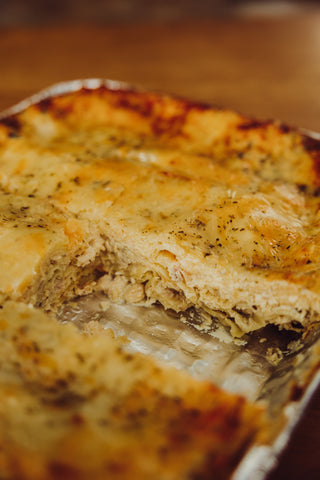 Lasaña de pollo en crema de hongos